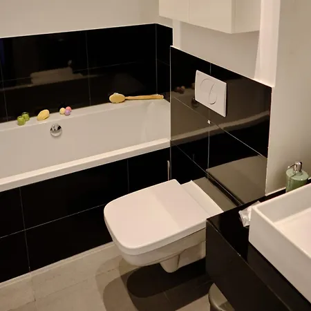 公寓 Stilvolle Altbauwohnung Nahe Duesseldorf Mit Balkon & Parkplatz