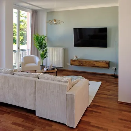 Stilvolle Altbauwohnung Nahe Duesseldorf Mit Balkon & Parkplatz * 诺伊斯