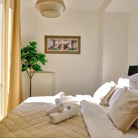 Stilvolle Altbauwohnung Nahe Duesseldorf Mit Balkon & Parkplatz 公寓