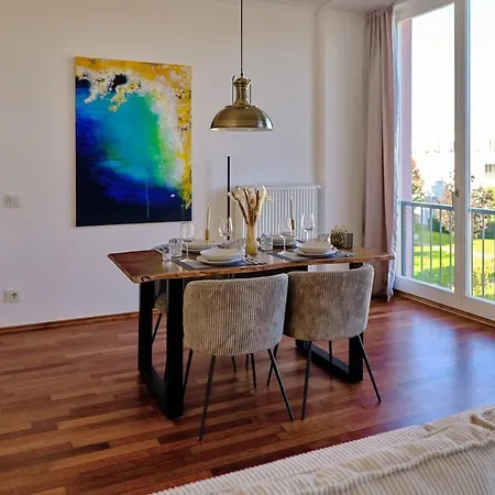Stilvolle Altbauwohnung Nahe Duesseldorf Mit Balkon & Parkplatz 诺伊斯