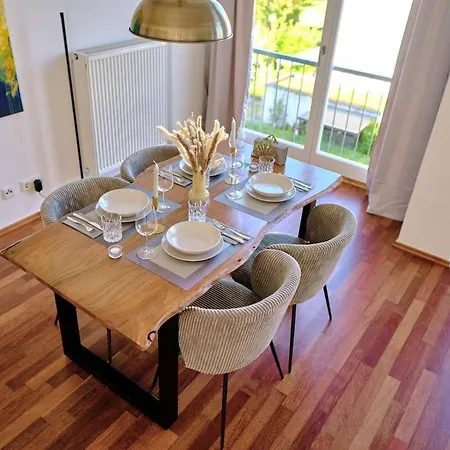Stilvolle Altbauwohnung Nahe Duesseldorf Mit Balkon & Parkplatz * 诺伊斯