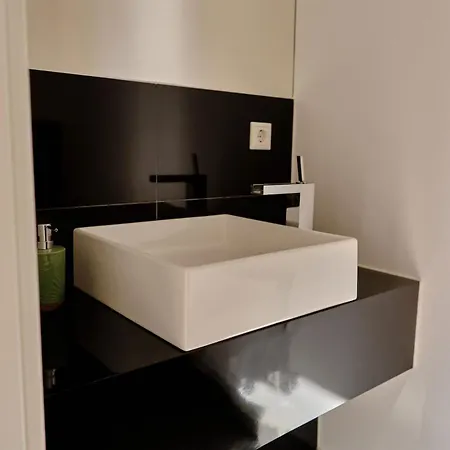 Stilvolle Altbauwohnung Nahe Duesseldorf Mit Balkon & Parkplatz 诺伊斯