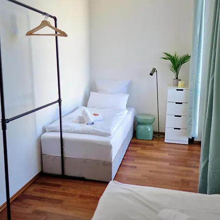 Stilvolle Altbauwohnung Nahe Duesseldorf Mit Balkon & Parkplatz *