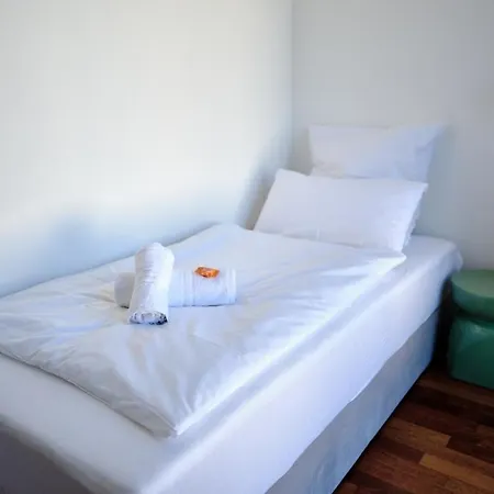 Stilvolle Altbauwohnung Nahe Duesseldorf Mit Balkon & Parkplatz * 诺伊斯