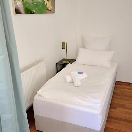 公寓 Stilvolle Altbauwohnung Nahe Duesseldorf Mit Balkon & Parkplatz 诺伊斯
