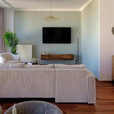 Stilvolle Altbauwohnung Nahe Duesseldorf Mit Balkon & Parkplatz