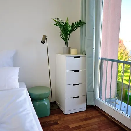 Stilvolle Altbauwohnung Nahe Duesseldorf Mit Balkon & Parkplatz