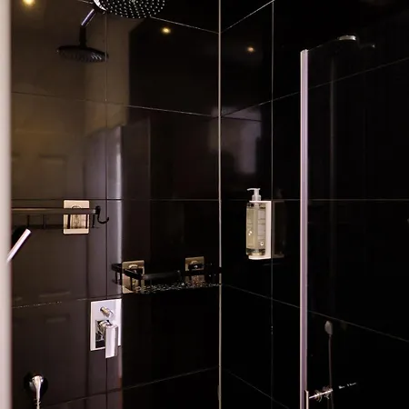 Stilvolle Altbauwohnung Nahe Duesseldorf Mit Balkon & Parkplatz 公寓